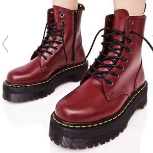 Dr. Martens
JADON IN CHERRY RED